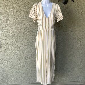 No.039 Crystal Sky Cream & Gold Flutter Sleeve Jumpsuit with V-Neck Size 3